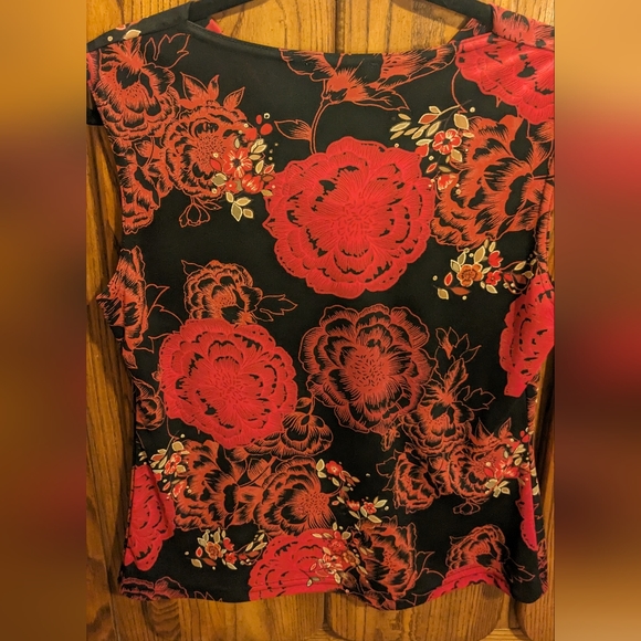 Vintage skirt & blouse set with flattering style and fit - Picture 2 of 6